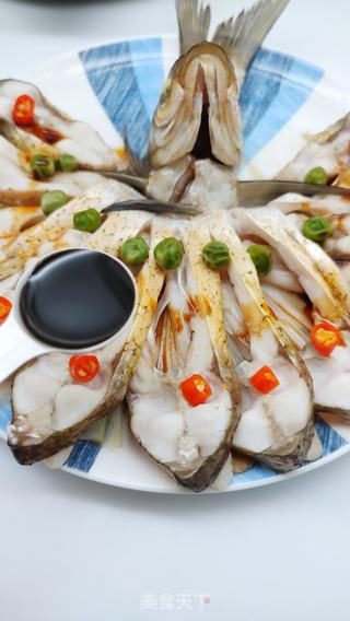 年夜菜必备/孔雀开屏清蒸鱼的做法步骤:8