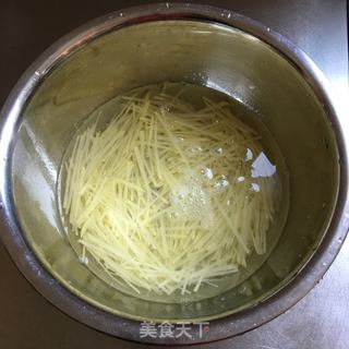 土豆丝拌苦菊的做法步骤：2