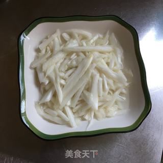 香干炒白菜杆的做法步骤：2