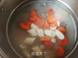 胡萝卜山药羊脊骨汤的做法步骤:12