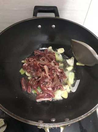 牛肉炖千张的做法步骤:5