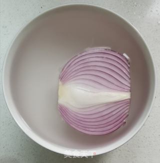 孜然洋葱炒牛肉的做法步骤：3