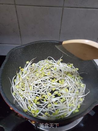 黄豆芽炖豆腐鸭血的做法步骤:6