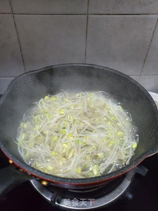 黄豆芽炖豆腐鸭血的做法步骤:9