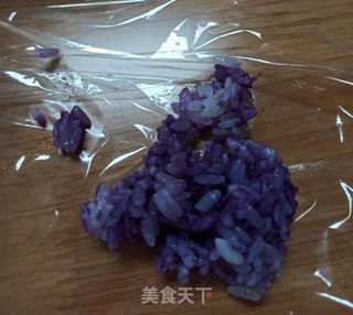能量芝士紫薯饭团的做法步骤:3