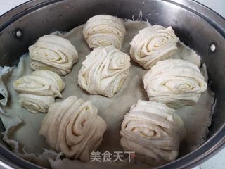 全麦面椒盐花卷的做法步骤:11