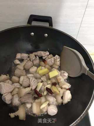 肉炖油豆腐的做法步骤：4