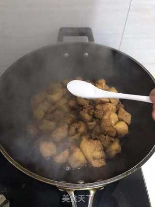 肉炖油豆腐的做法步骤：7
