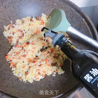 香肠炒饭的做法步骤：5