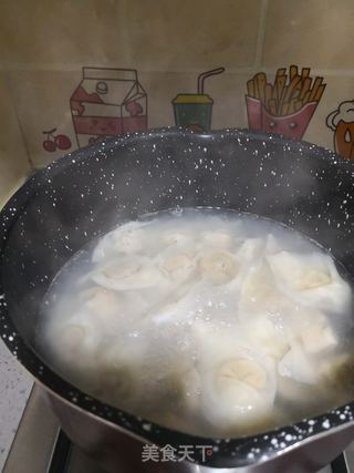 鲜肉馄饨的做法步骤:11