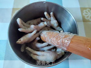 简易舂鸡脚的做法步骤:6
