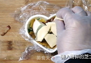 咸蛋黄肉松芝士饭团的做法步骤:8