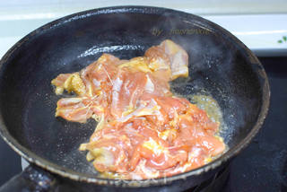 孩子们都爱吃的奶酪鸡肉的做法步骤:2