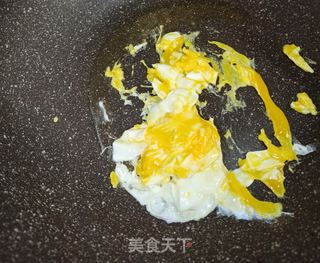 鸡蛋青蒜末炒饭的做法步骤:2
