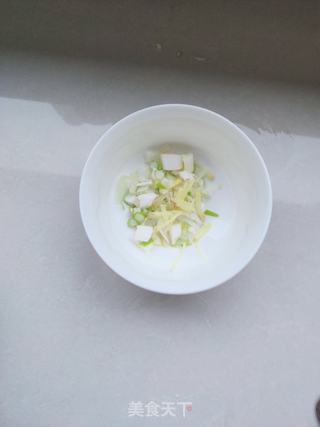 辣白菜烧豆腐的做法步骤:2