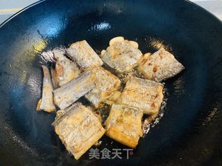 火麻仁干烧带鱼的做法步骤：6