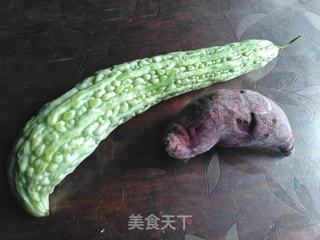 苦瓜紫薯的做法步骤：1