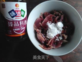 韭菜花炒胗的做法步骤:3