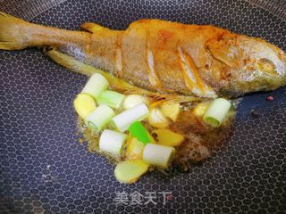 家炖黄花鱼的做法步骤:4