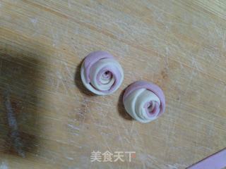 双色玫瑰馒头的做法步骤:5
