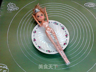 裱花蛋糕:女王驾到的做法步骤:2