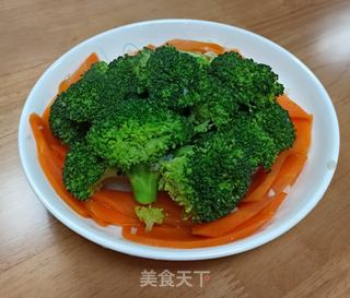 蒜香橄榄油炒西兰花的做法步骤：7