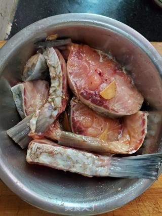 鱼尾炖油豆腐的做法步骤:4