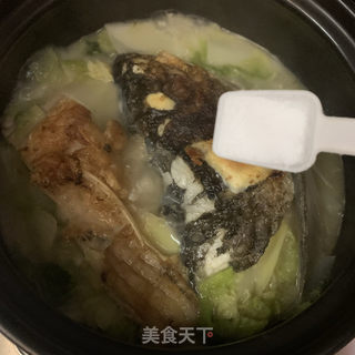 鱼头煲白菜的做法步骤：12