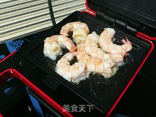 煎蛋虾仁三明治的做法步骤:7