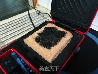 煎蛋虾仁三明治的做法步骤:8