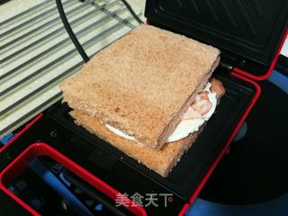 煎蛋虾仁三明治的做法步骤:11