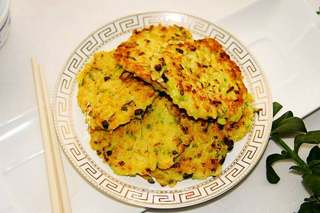 快手早餐米饭饼的做法步骤:7