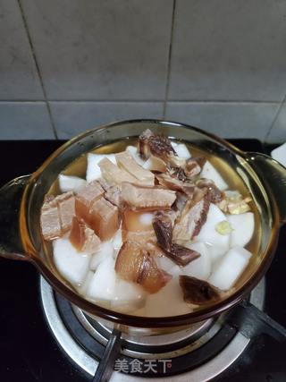 白萝卜炖腊肉的做法步骤：3
