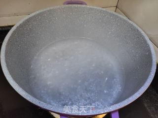 小虾番茄酱意大利面的做法步骤:2