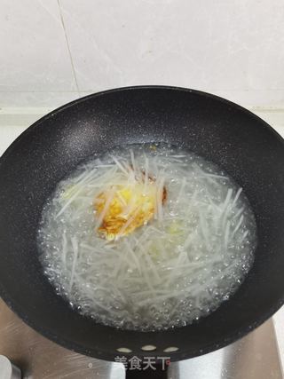 煎蛋萝卜丝汤的做法步骤:11