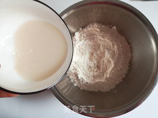 茴香肉馅懒龙的做法步骤:2