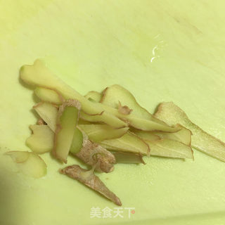 豆腐炖鲫鱼汤的做法步骤：3