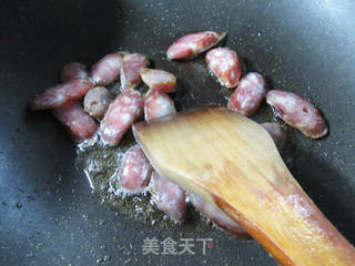 香肠煮萝卜的做法步骤：3