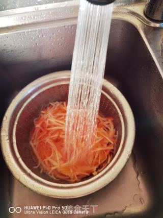 好吃的炝拌菜&土豆胡萝卜炝双丝的做法步骤:6