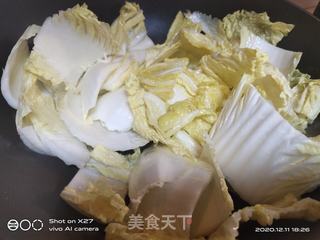 #牛肉丸子炖白菜的做法图解4