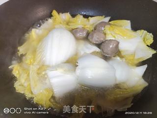 #牛肉丸子炖白菜的做法图解6