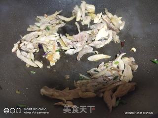 #鸡丝泡菜炒饭的做法图解3