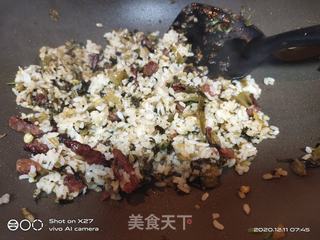 香肠酸菜炒饭的做法步骤：4