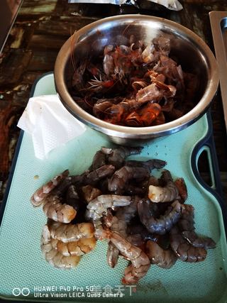 相似度极高的荔枝虾球的做法步骤:2