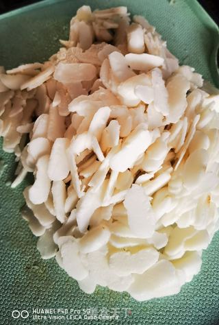 相似度极高的荔枝虾球的做法步骤:11
