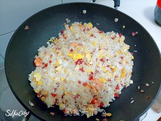 什锦炒饭的做法步骤:9