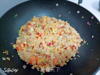 什锦炒饭的做法步骤:10