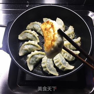 荠菜煎饺的做法步骤：11