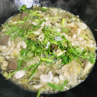 酸菜粉丝炖脆肠鸭血的做法步骤：11