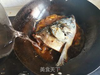 砂锅鱼头煲的做法步骤:4